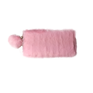 CARTEIRA GRANDE DE PELINHO COM POMPOM